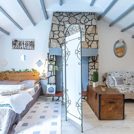 New - Jennifer Piscine Et *