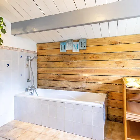 New - Jennifer Piscine Et Saint-Jean-de-Monts