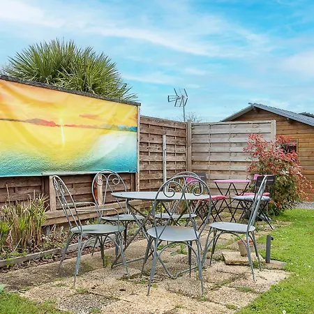 New - Jennifer Piscine Et