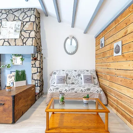 New - Jennifer Piscine Et Ferienhaus