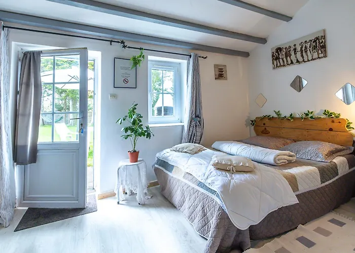 New - Jennifer Piscine Et